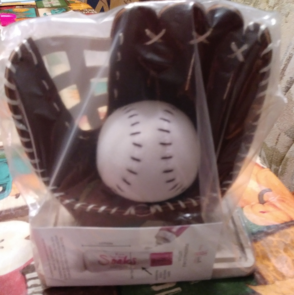 Baseball mitt whoolie & 1 free scented soaks